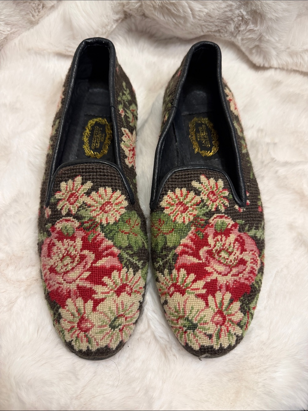 The Larkspur Collection Needlepoint flats sz 8.5